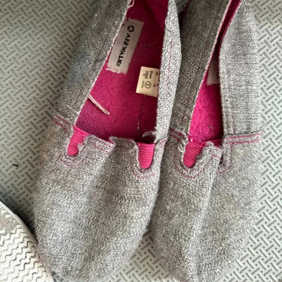 AIRWALK ROUND TOE SLIP-ON GIRL Shoe size 2 - Picture 1 of 2